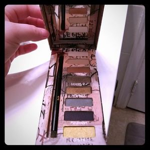 Urban Decay Michael Jean Basquiat Palette